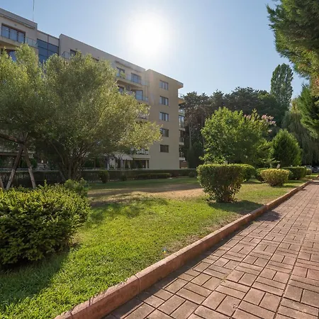 In Complex Botanica Prime, Free Parking Апартамент
